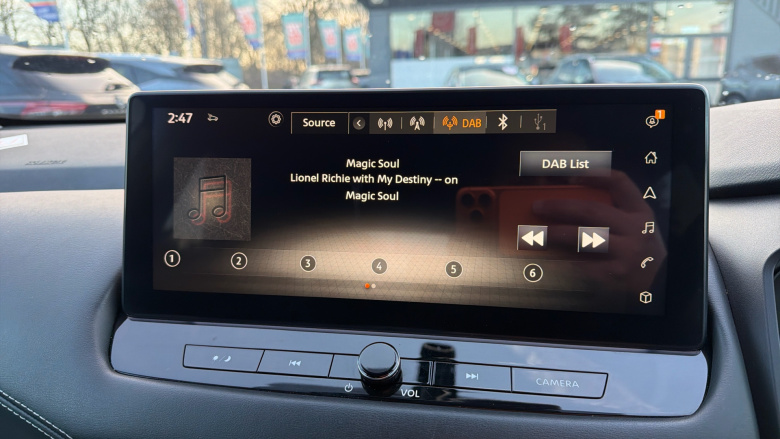 Nissan Qashqai 1.3 DiG-T MH 158 N-Connecta 5dr Xtronic Petrol Hatchback